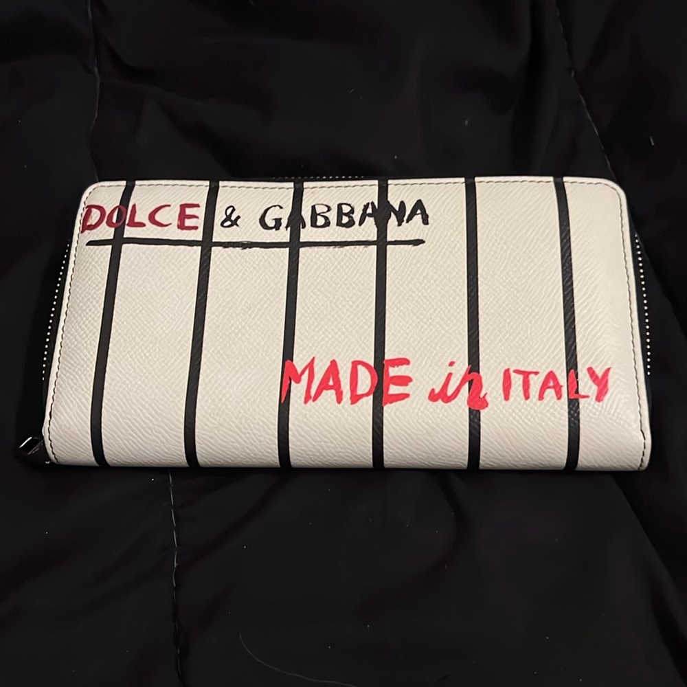 Men’s Dolce and Gabbana leather wallet